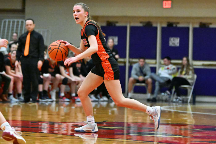 a Silverton Crater 5A Oregon girls basketball final 2024 Leon Neuschwander 8